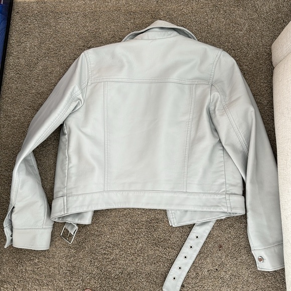 Topshop Kota Crop Faux Leather Jacket, size 6, light grey - Picture 3 of 4